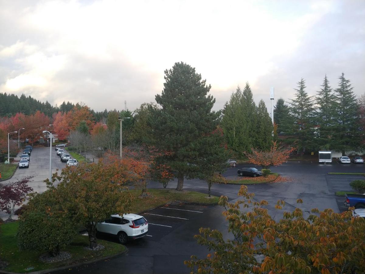 Best Western Plus Parkway Inn Wilsonville Esterno foto