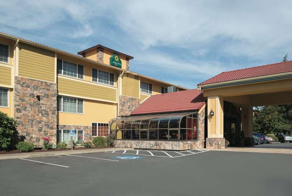 Best Western Plus Parkway Inn Wilsonville Esterno foto
