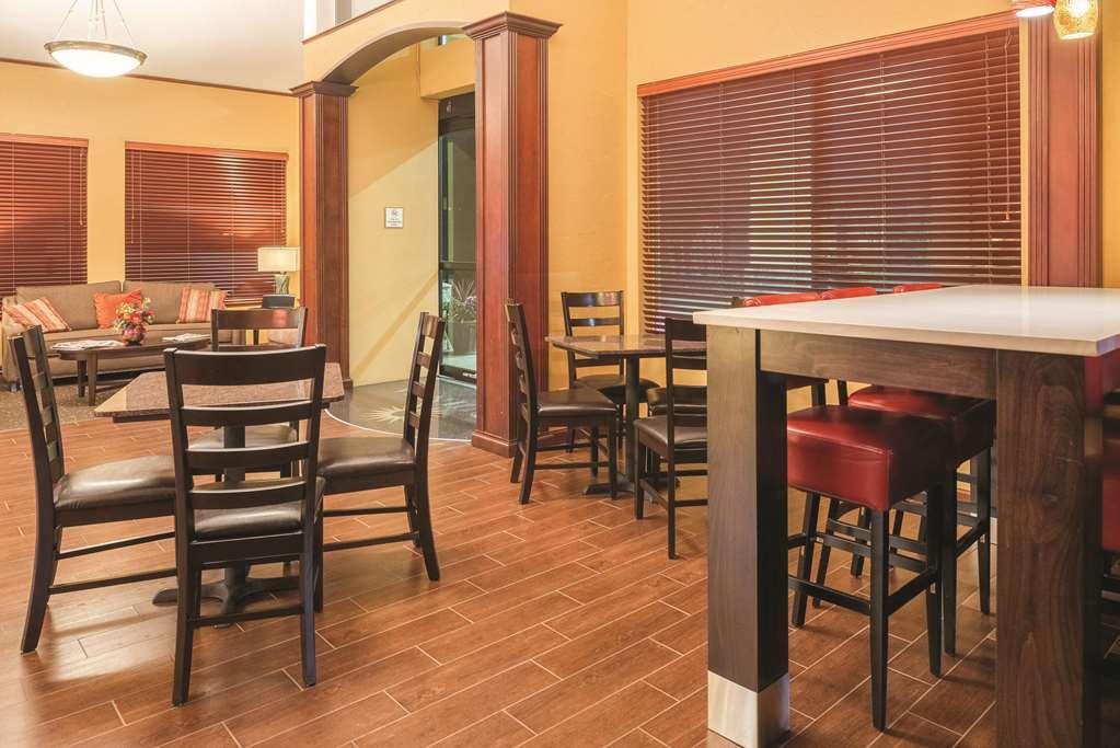 Best Western Plus Parkway Inn Wilsonville Esterno foto