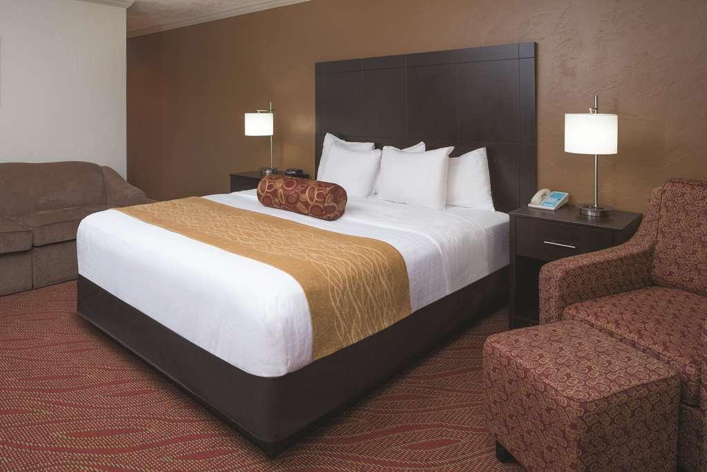 Best Western Plus Parkway Inn Wilsonville Esterno foto