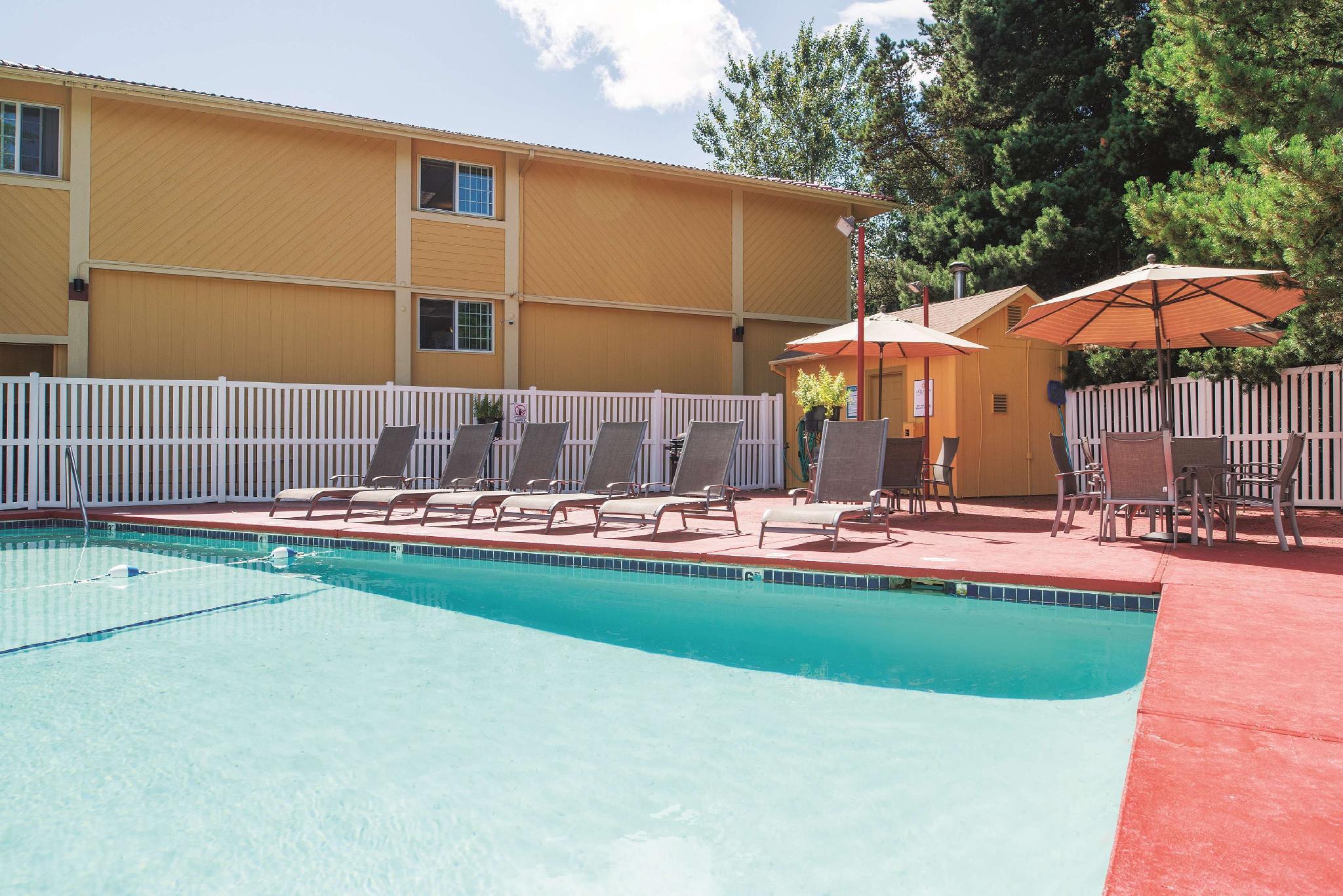 Best Western Plus Parkway Inn Wilsonville Esterno foto