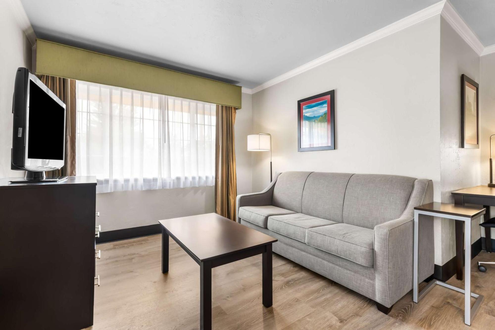 Best Western Plus Parkway Inn Wilsonville Esterno foto