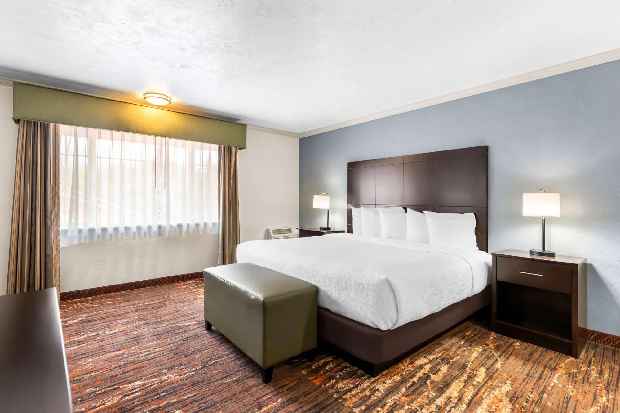 Best Western Plus Parkway Inn Wilsonville Esterno foto