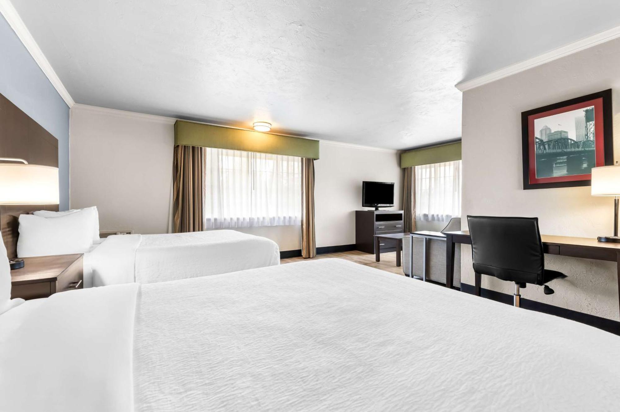 Best Western Plus Parkway Inn Wilsonville Esterno foto