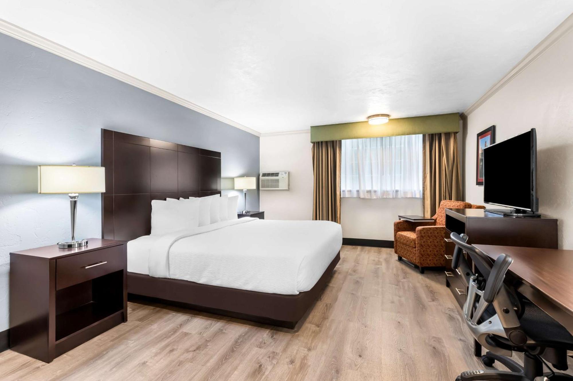 Best Western Plus Parkway Inn Wilsonville Esterno foto
