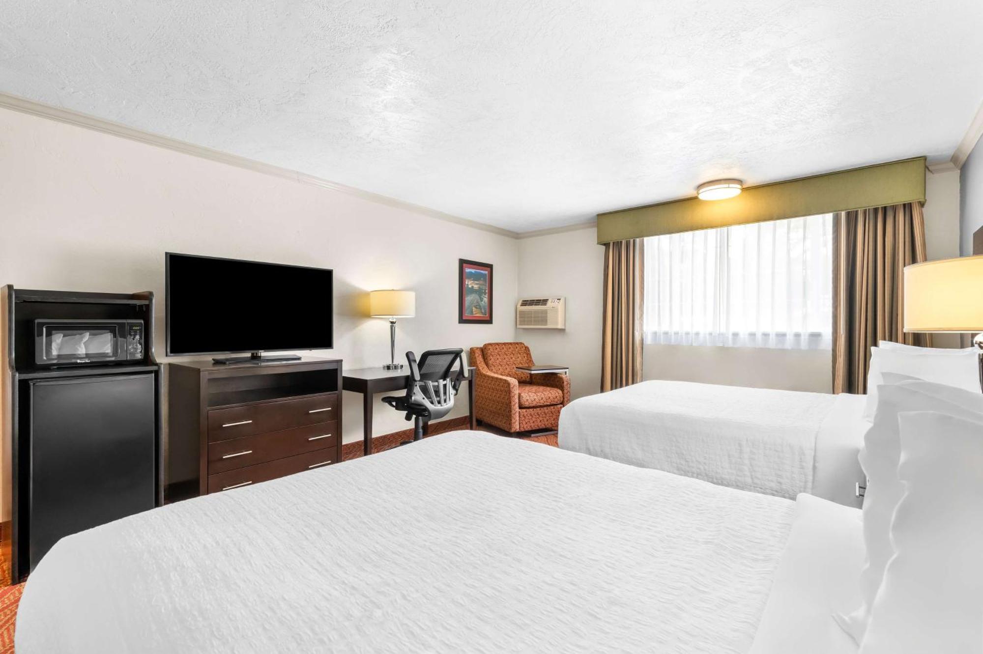 Best Western Plus Parkway Inn Wilsonville Esterno foto