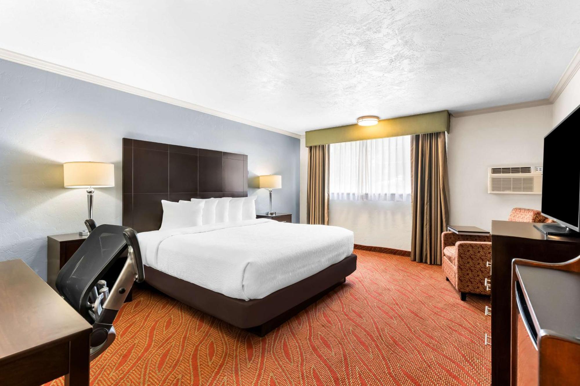 Best Western Plus Parkway Inn Wilsonville Esterno foto
