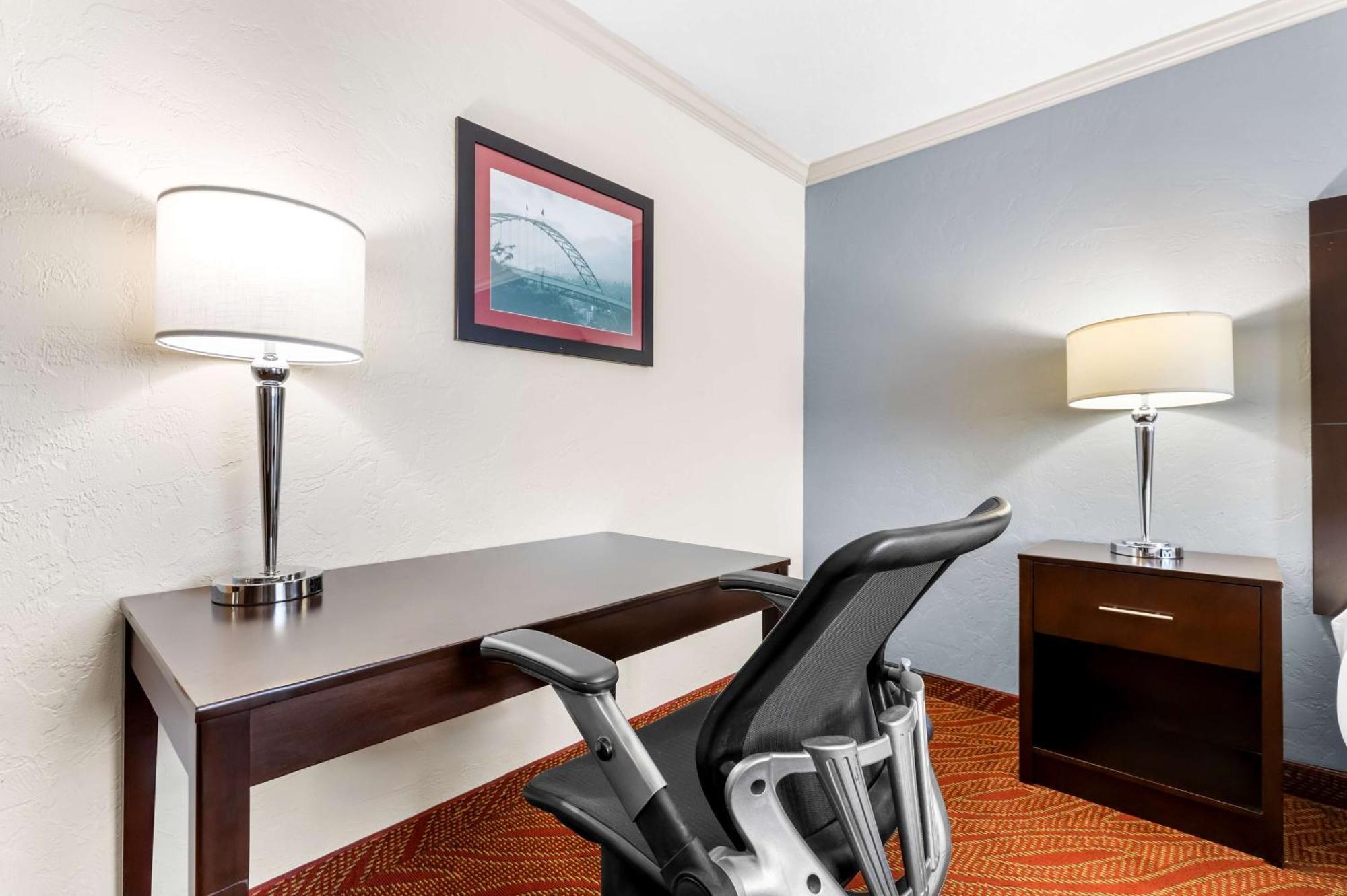 Best Western Plus Parkway Inn Wilsonville Esterno foto